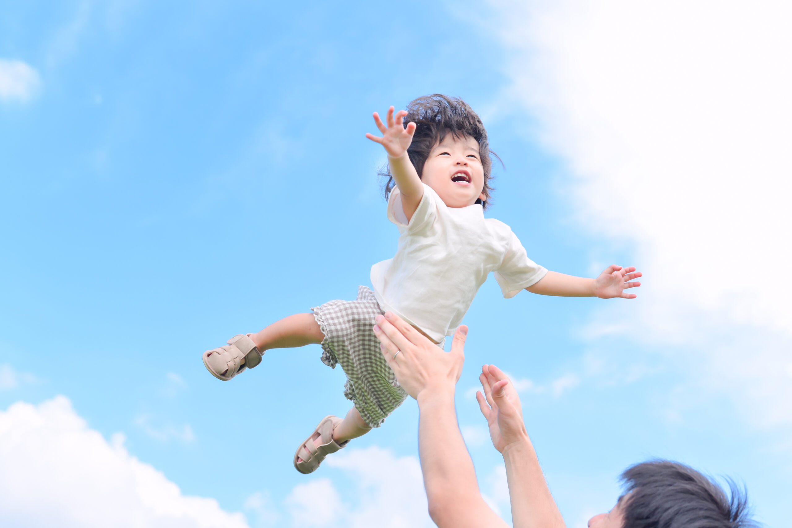 夏　公園　2歳　男の子　こども　パパに高い高い　写真撮影　ロケーションフォト　宇都宮　