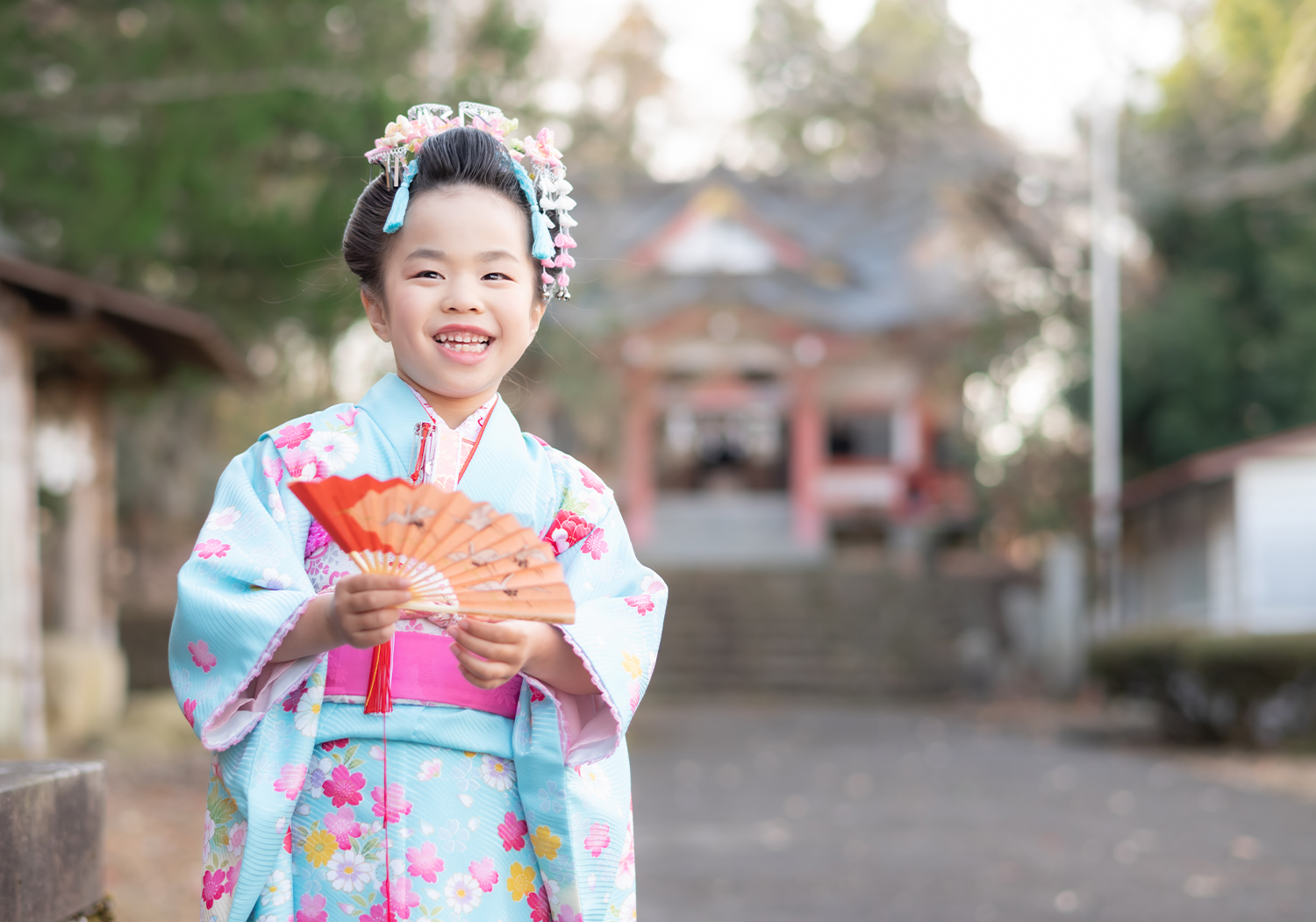 神社ロケーション
七五三7歳女の子
寒空だけれど良い笑顔